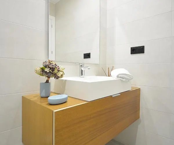 Galihost - Con Piscina En Canelas, Διαμέρισμα *